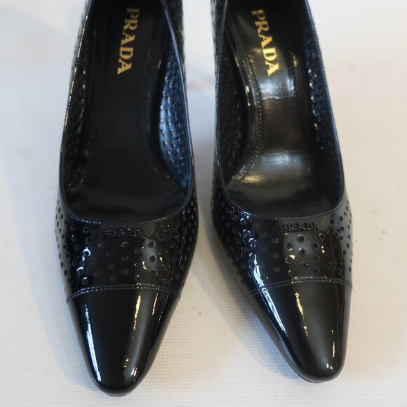 Womens Prada Vernice Black Laser Cut Patent Leather Pumps Heels 37.5 US/7.5 - Picture 9 of 14